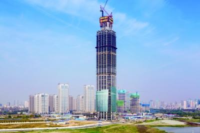 华中榜首楼房“武汉中心”将封顶 438米刷新纪录