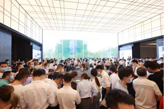 上万人到访，令城市沸腾，解析龙湖焕城的“流量密码”_中国网地产
